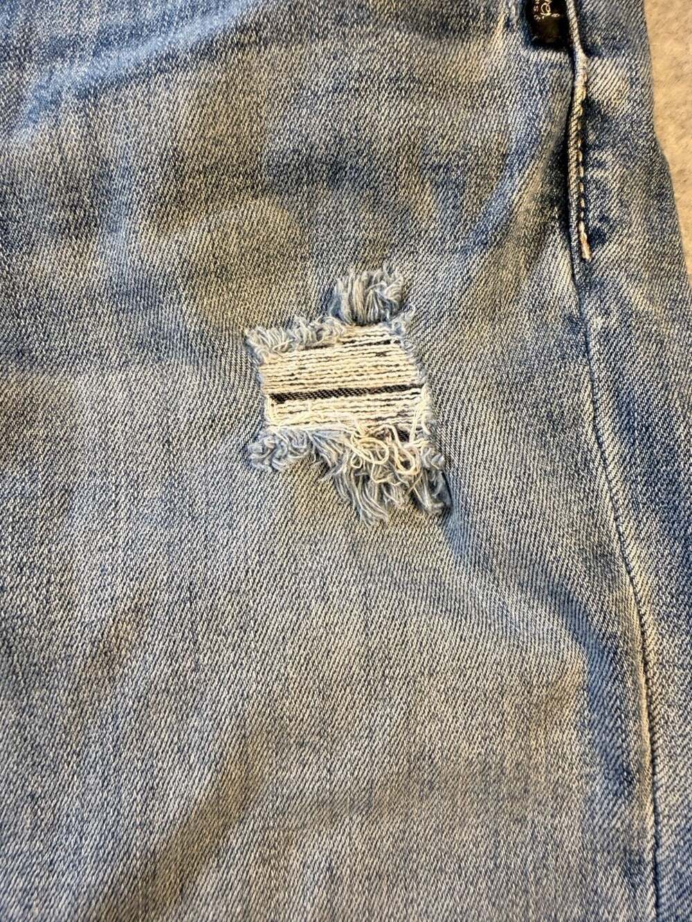 Silver Jeans Co. Suki Distressed Mid Rise Capri Blue Denim Jeans - Picture 5 of 9